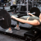 Hip thrust, przysiady czy wykroki – co najlepiej działa na pośladki?